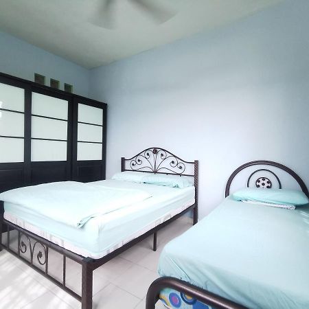 Jen Pd Homestay - Unique, Antique House No Wifi Port Dickson Exterior foto