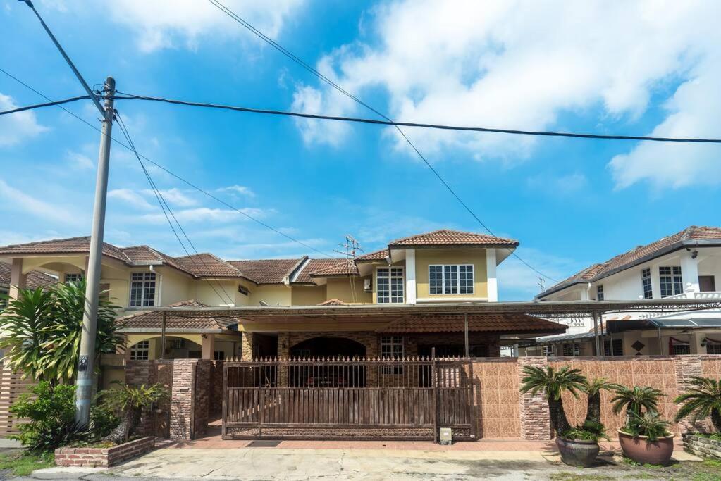 Jen Pd Homestay - Unique, Antique House No Wifi Port Dickson Exterior foto
